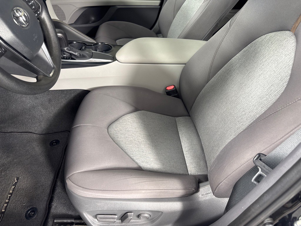 2018 Toyota Camry Image 12