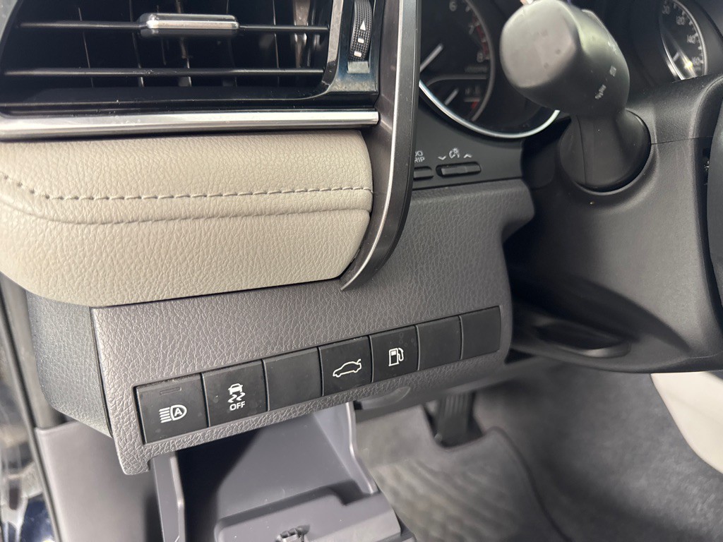 2018 Toyota Camry Image 14