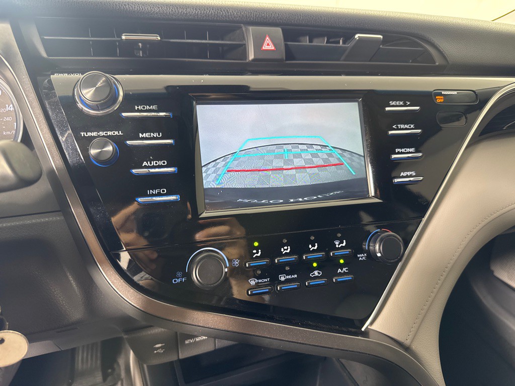2018 Toyota Camry Image 16