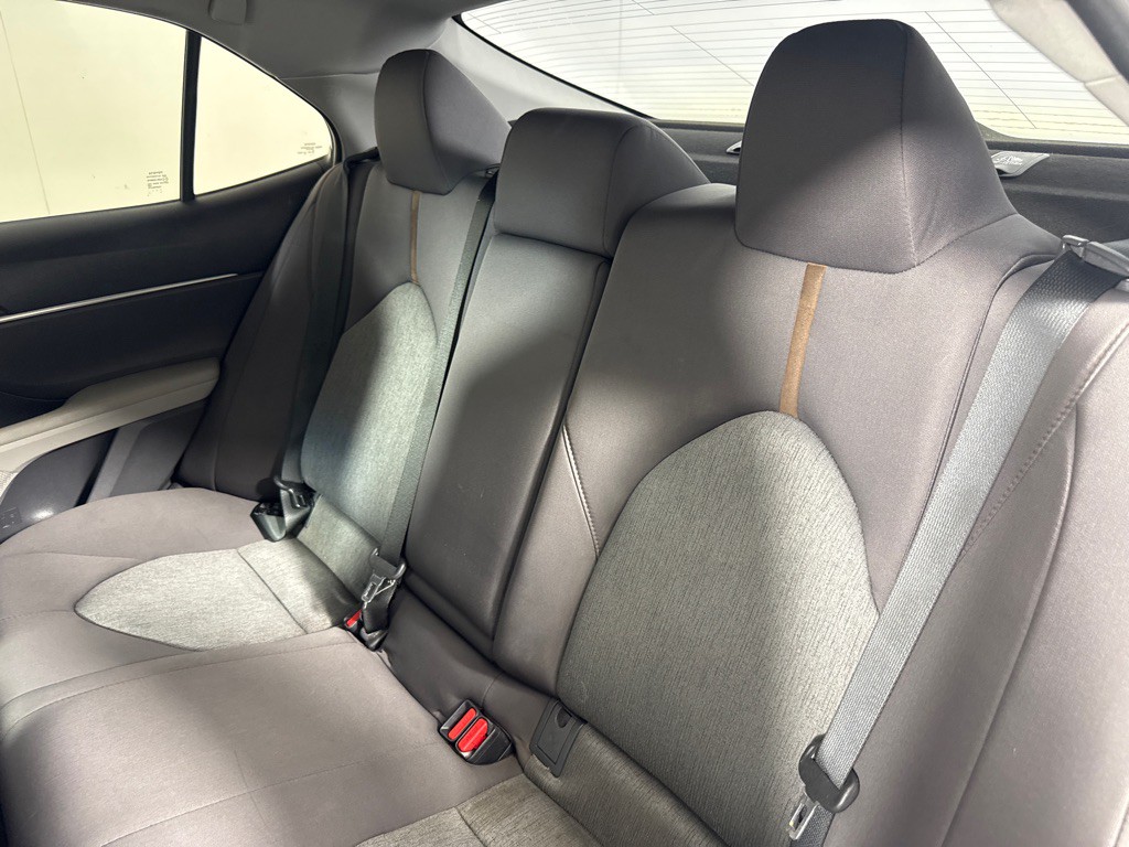 2018 Toyota Camry Image 19