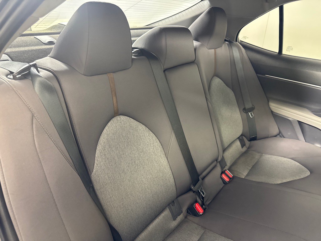 2018 Toyota Camry Image 21
