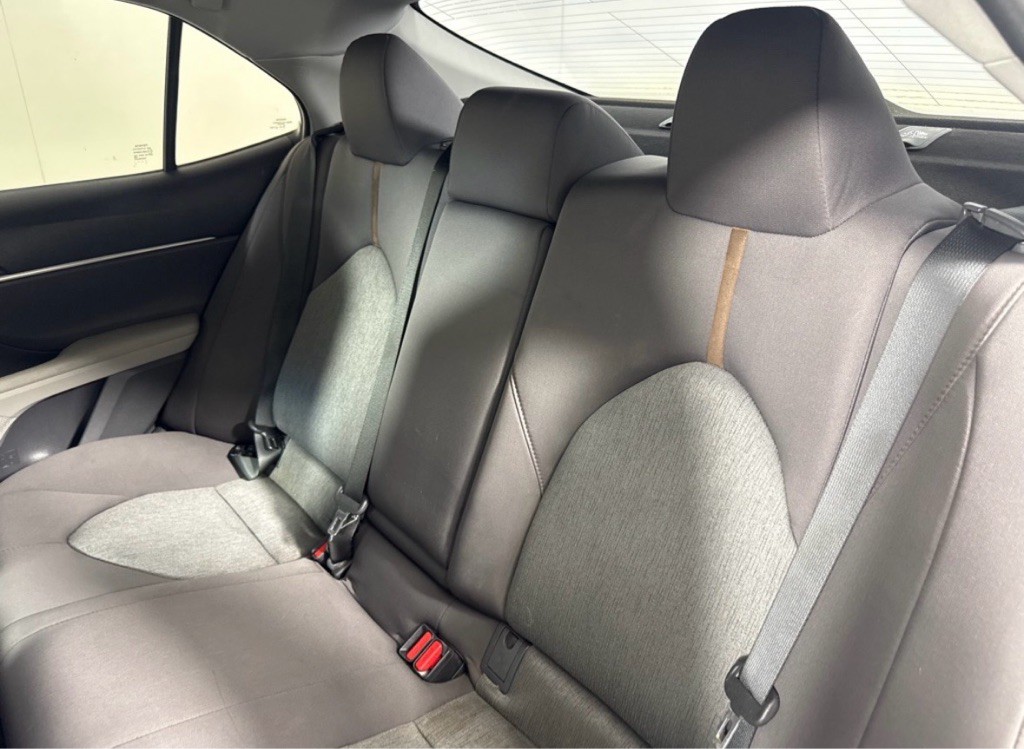 2018 Toyota Camry Image 21