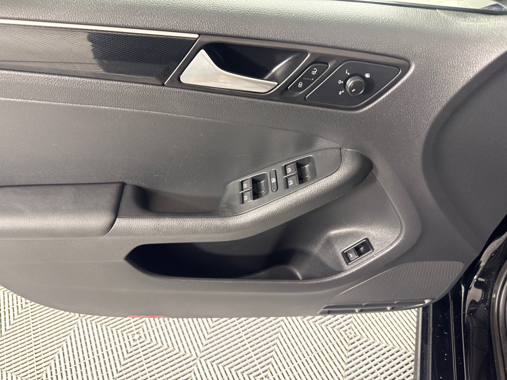 2018 Volkswagen Jetta Image 9