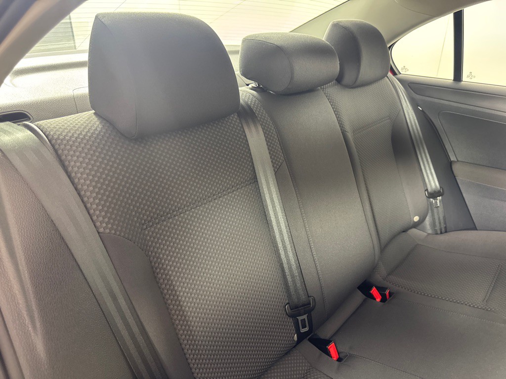 2011 Volkswagen Jetta Image 23