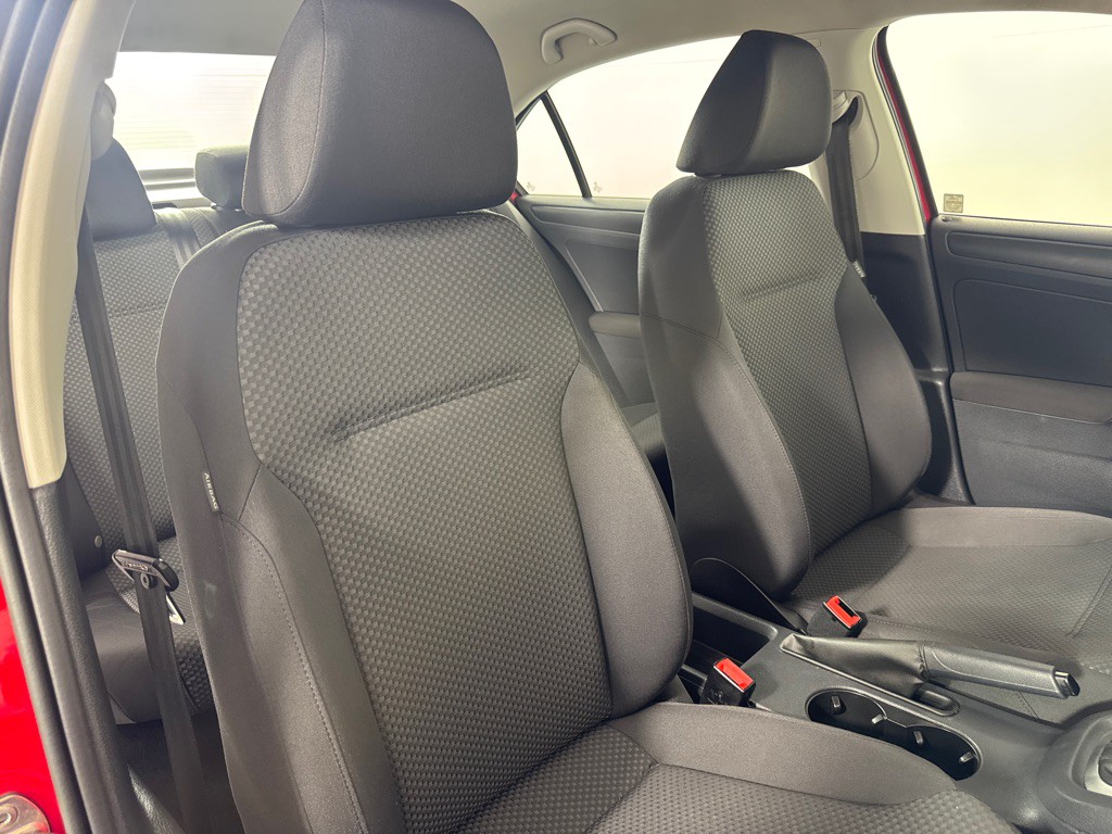 2011 Volkswagen Jetta Image 25