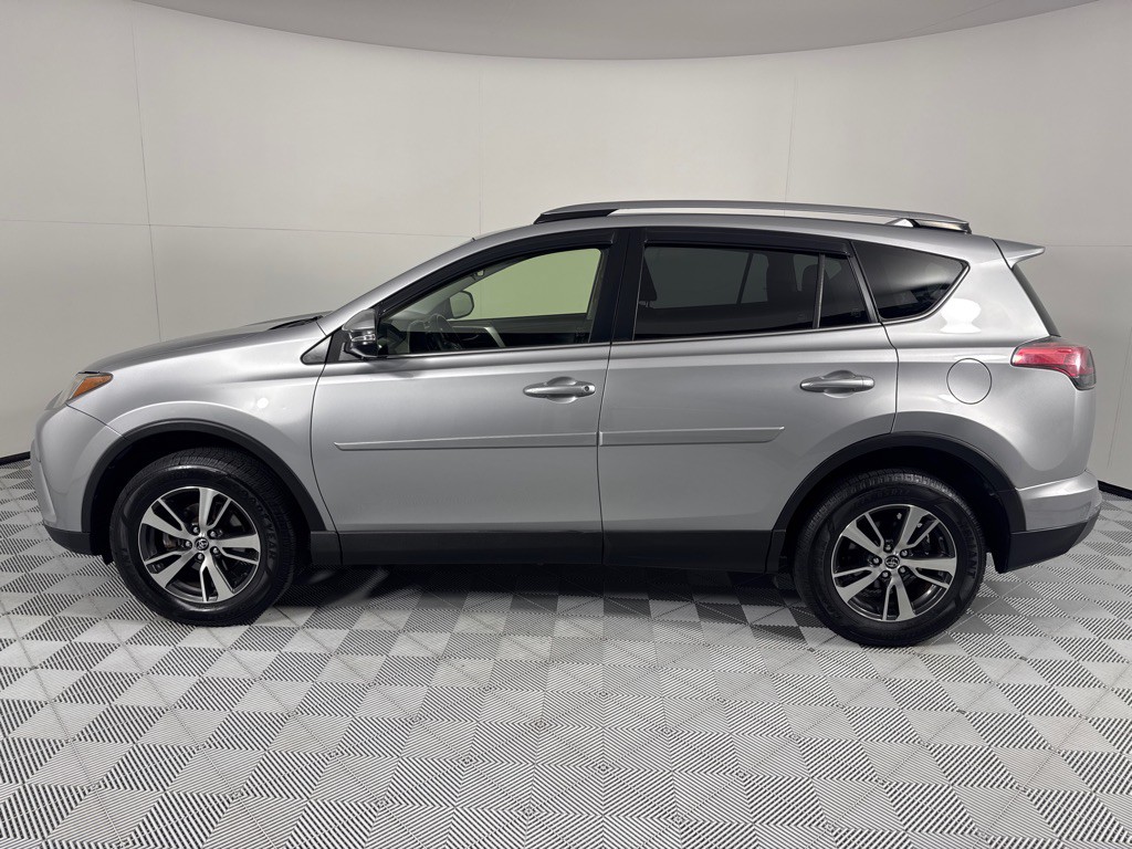 2018 Toyota Rav4 Image 9