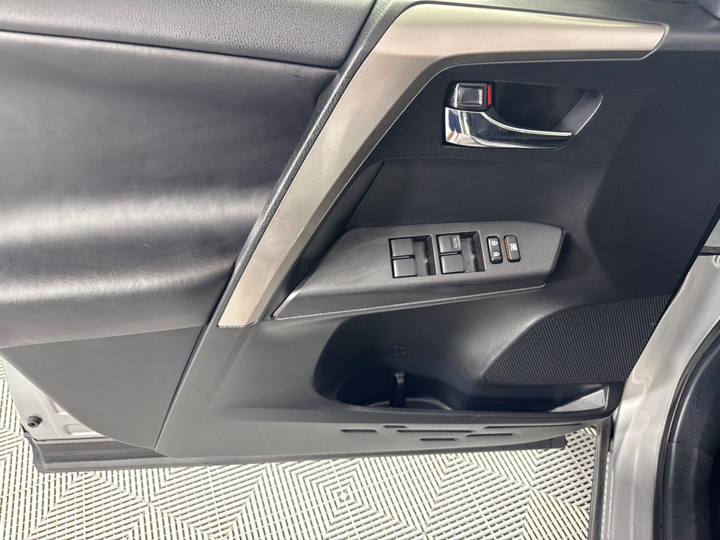 2018 Toyota Rav4 Image 13