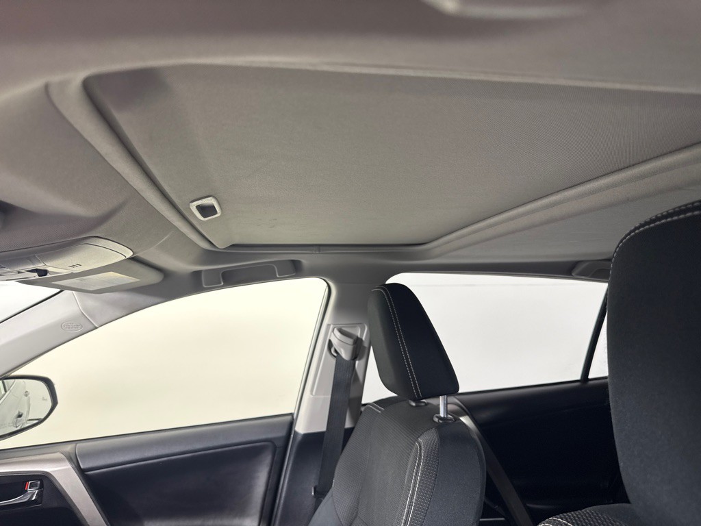 2018 Toyota Rav4 Image 16