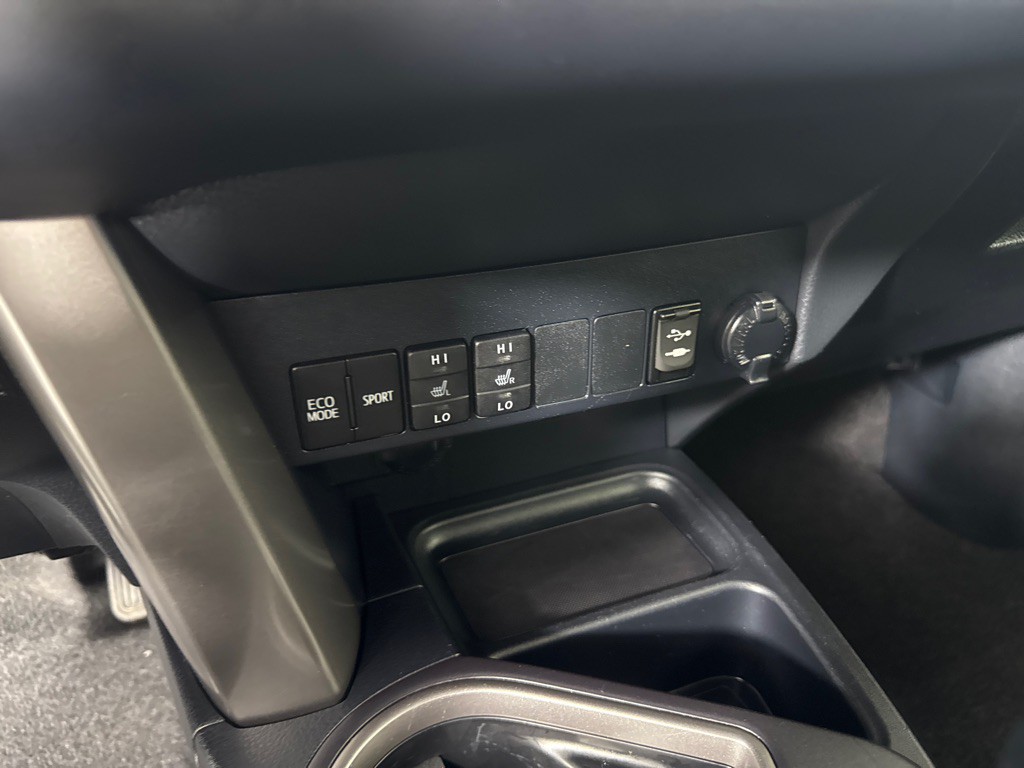 2018 Toyota Rav4 Image 21