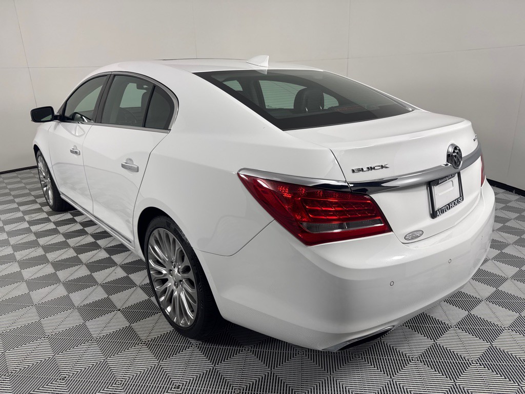 2015 Buick Lacrosse Image 8