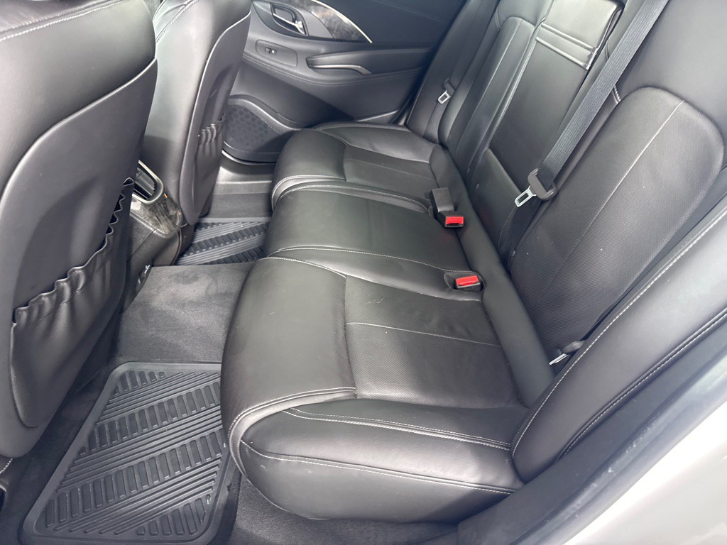 2015 Buick Lacrosse Image 22