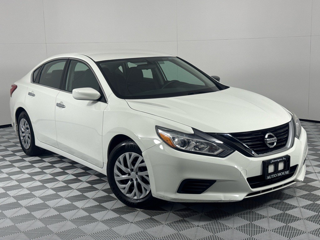 2017 Nissan Altima Image 2