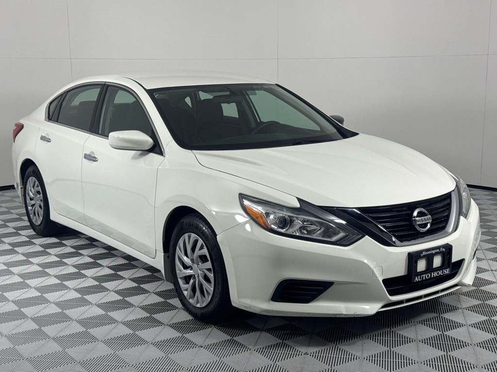 2017 Nissan Altima Image 3