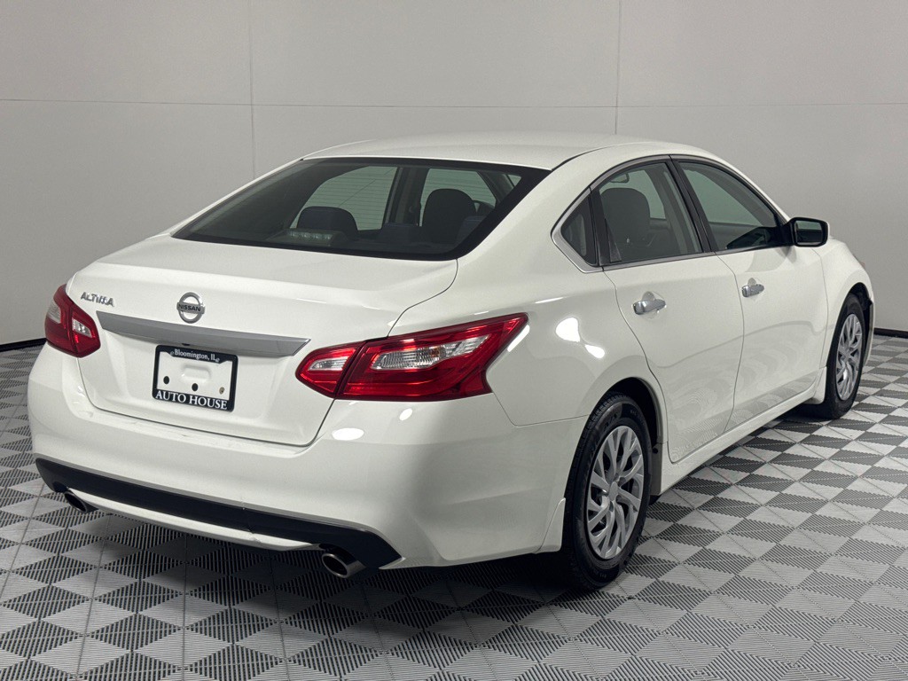 2017 Nissan Altima Image 5
