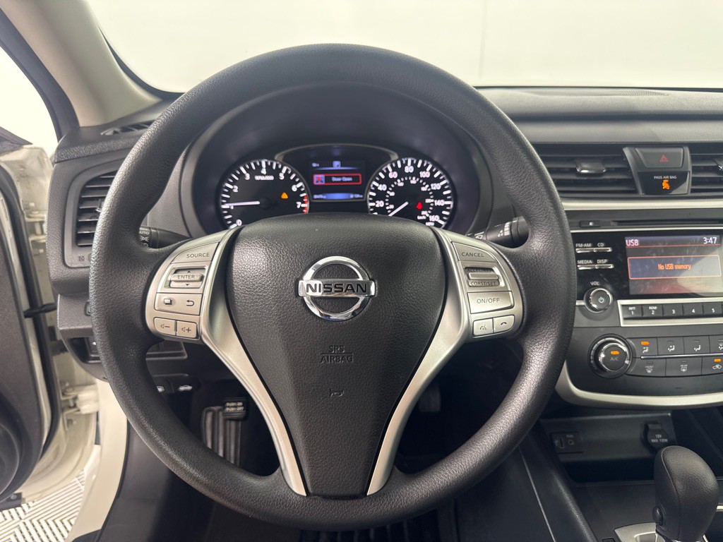2017 Nissan Altima Image 13