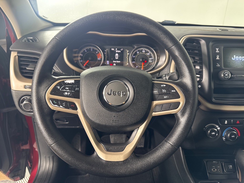 2017 Jeep Cherokee Image 16