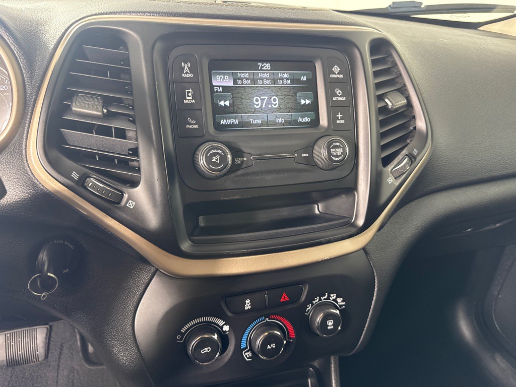 2017 Jeep Cherokee Image 17