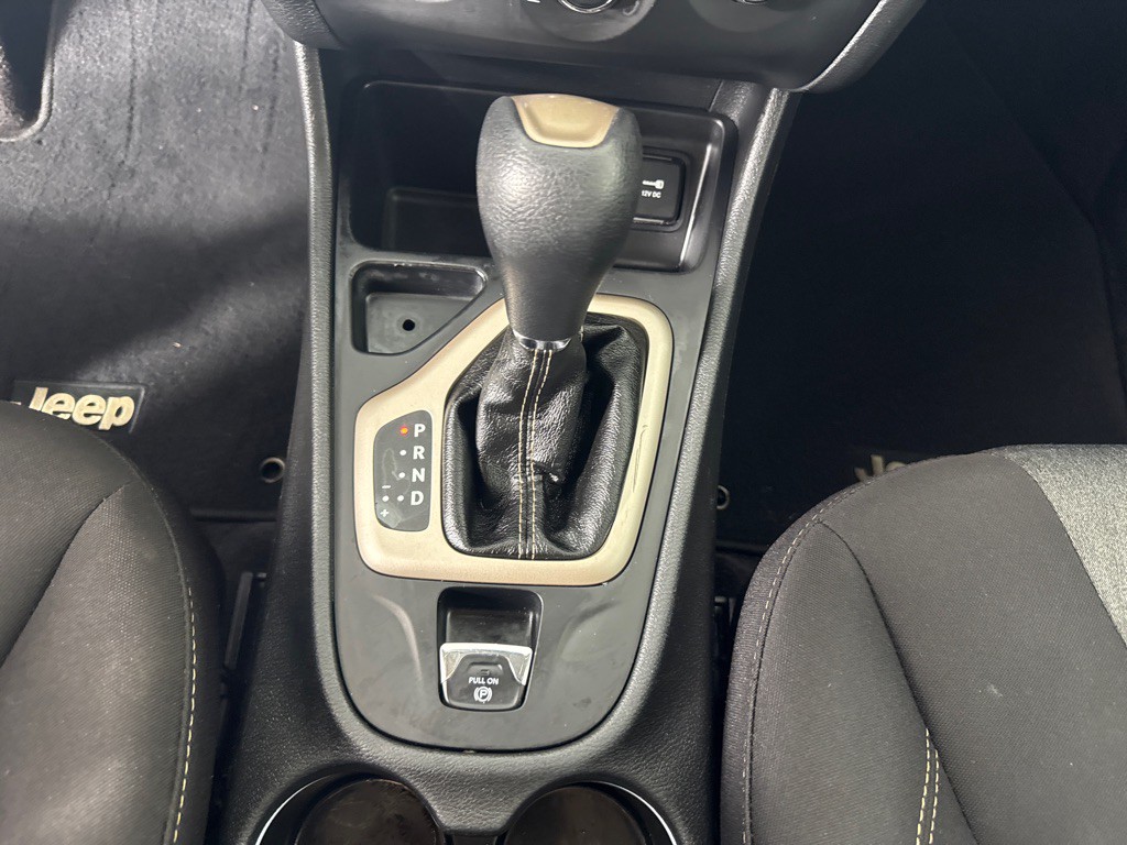 2017 Jeep Cherokee Image 19