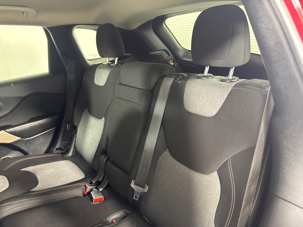 2017 Jeep Cherokee Image 21