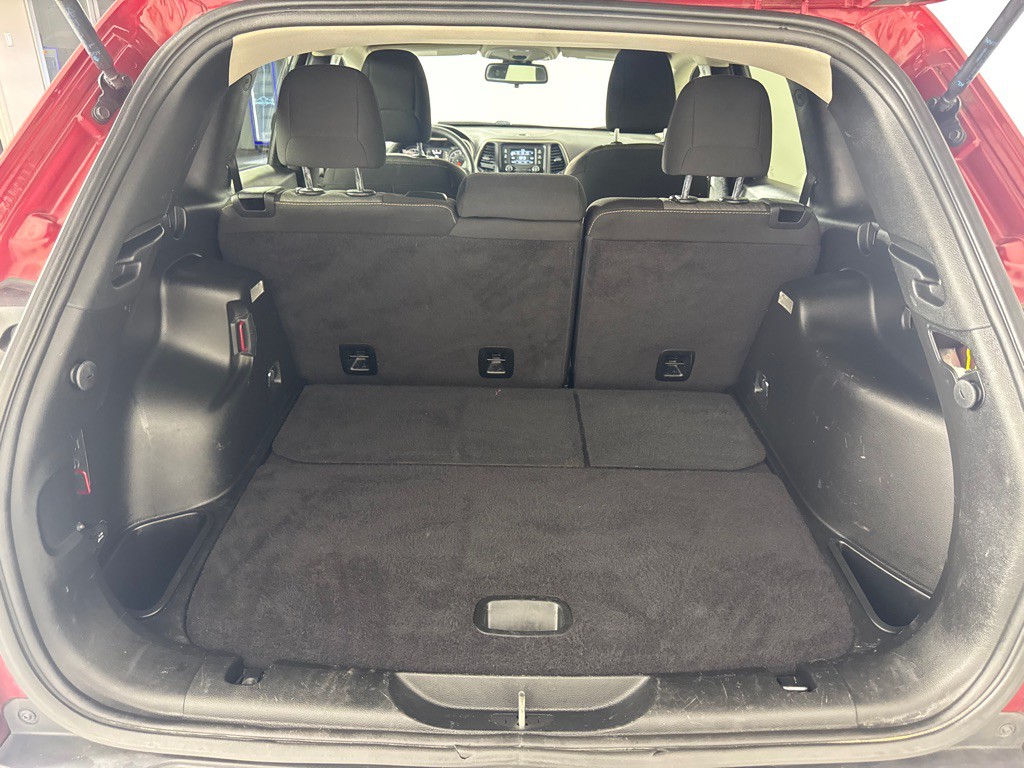 2017 Jeep Cherokee Image 22