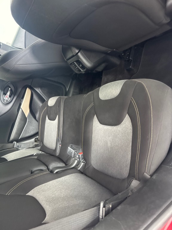 2017 Jeep Cherokee Image 23
