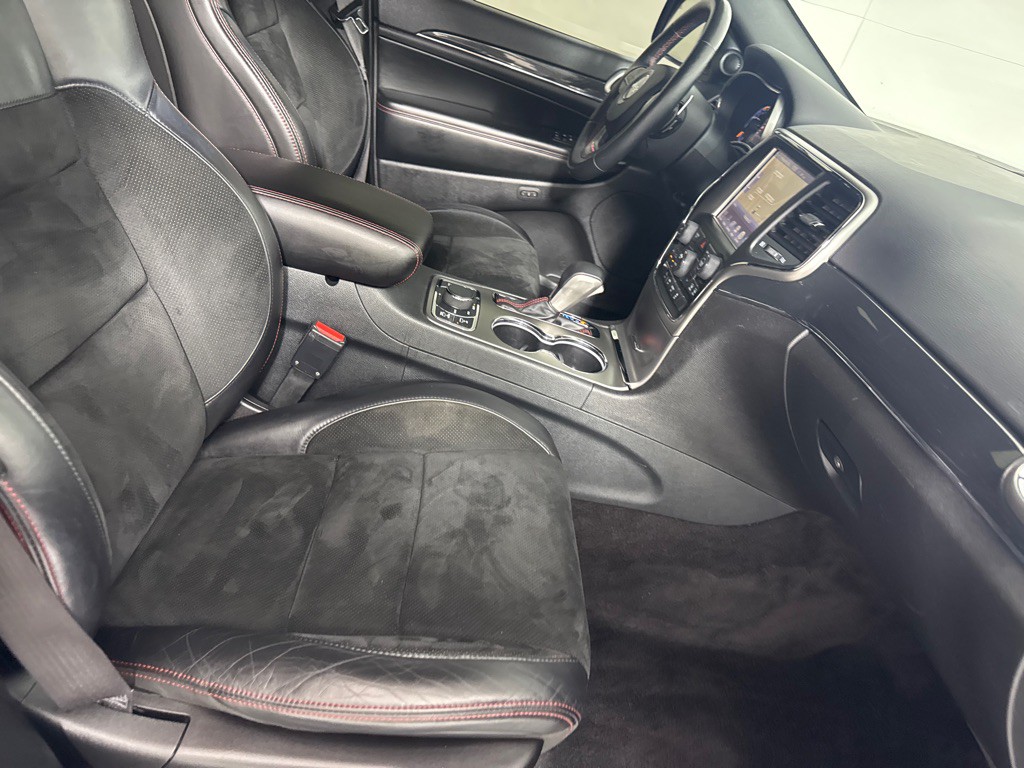 2017 Jeep Grand Cherokee Image 25