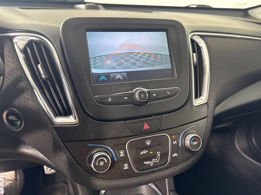2016 Chevrolet Malibu Image 14