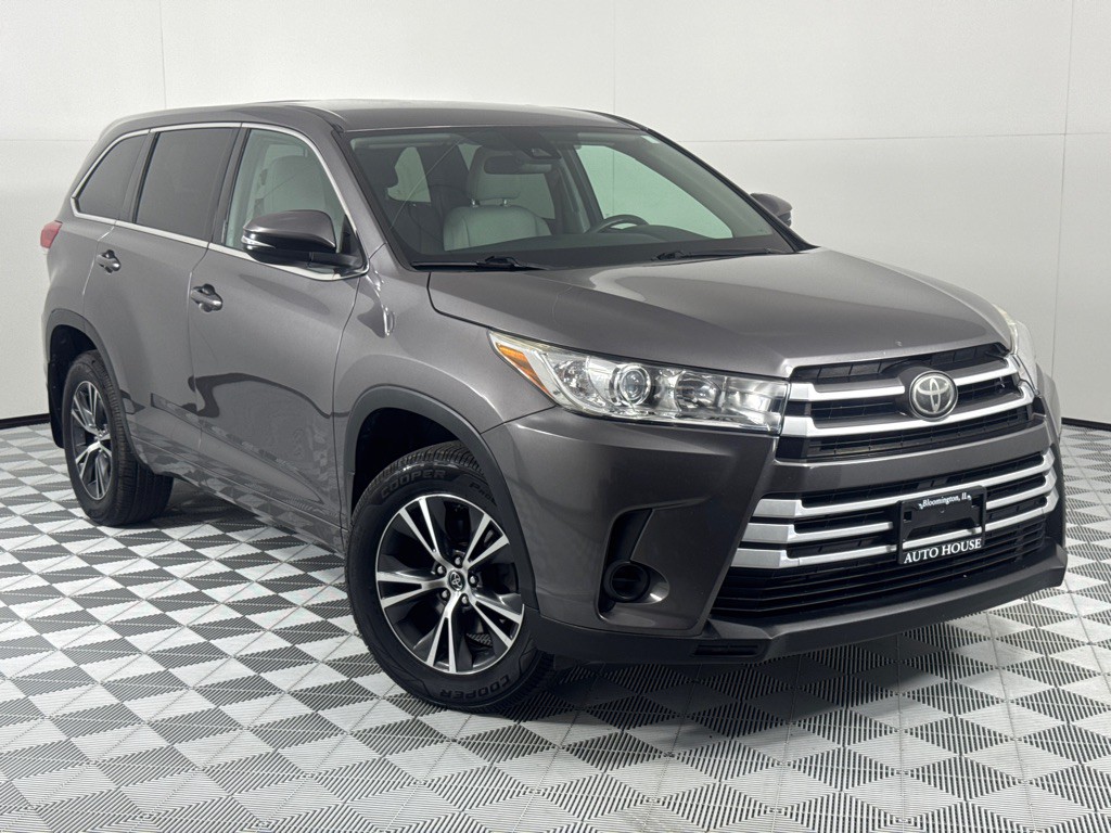 2017 Toyota Highlander Image 2
