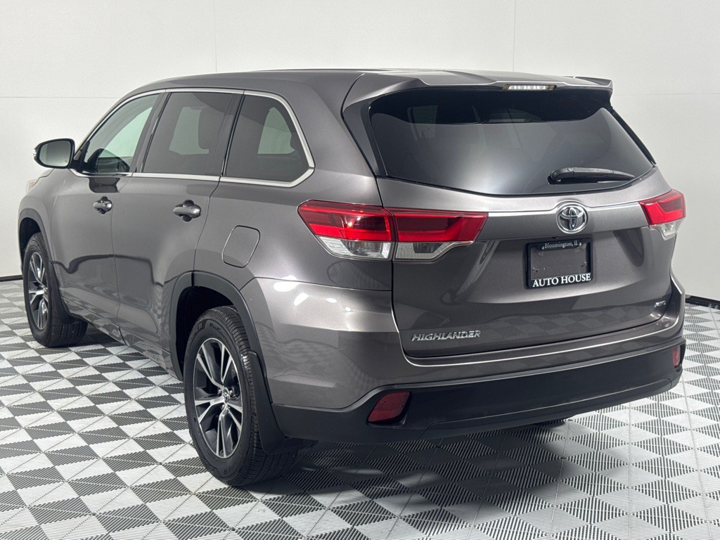 2017 Toyota Highlander Image 6