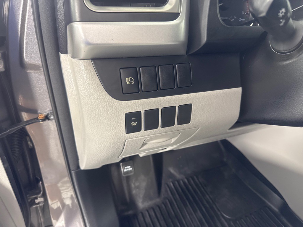 2017 Toyota Highlander Image 14