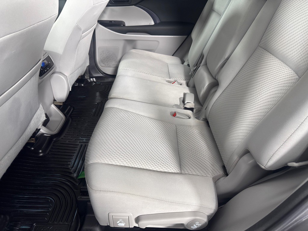 2017 Toyota Highlander Image 18