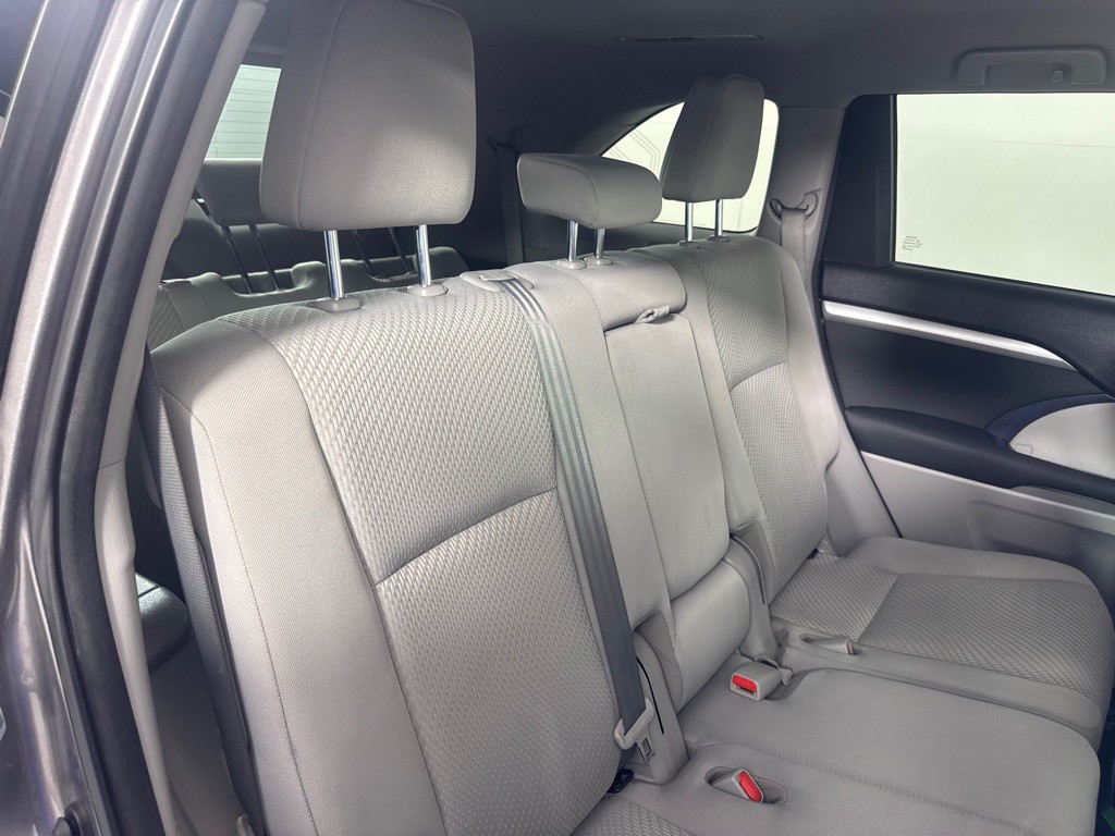 2017 Toyota Highlander Image 23