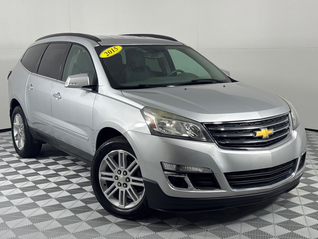 2015 Chevrolet Traverse Image 2
