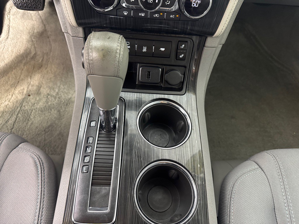 2015 Chevrolet Traverse Image 16