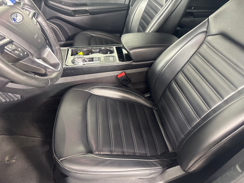 2019 Ford Edge Image 10