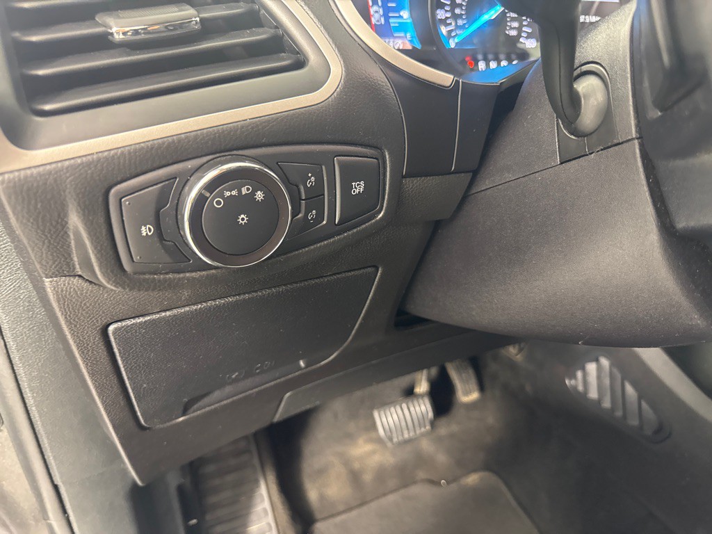 2019 Ford Edge Image 12