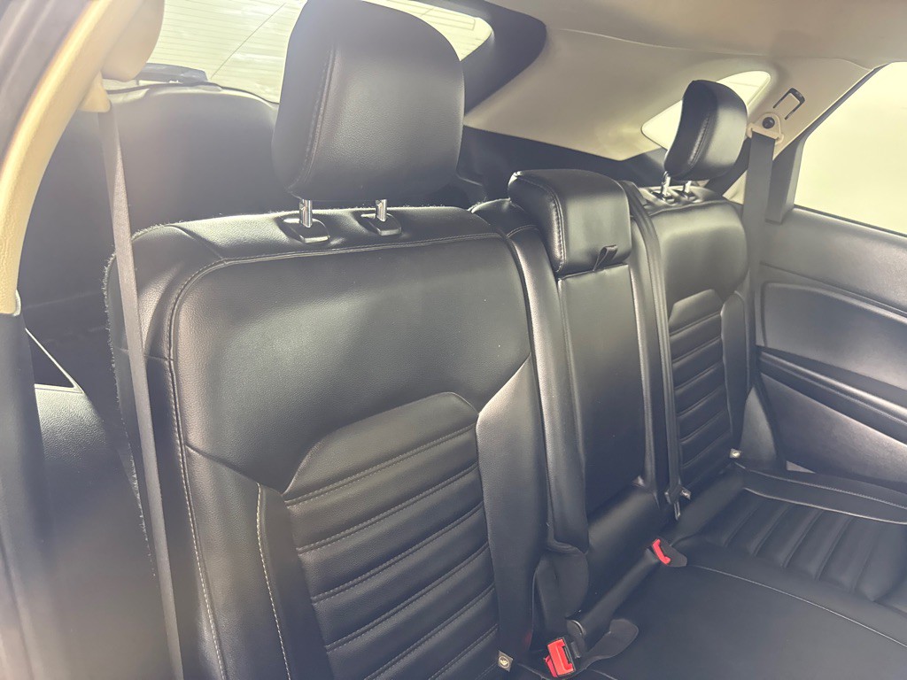 2019 Ford Edge Image 21