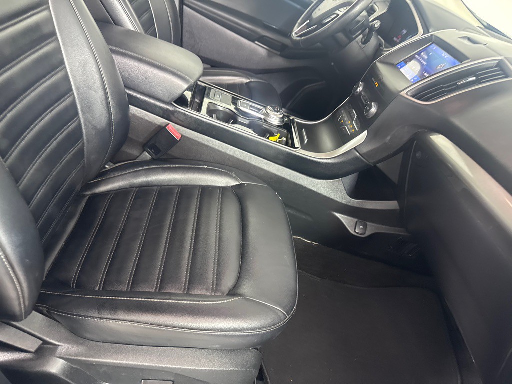 2019 Ford Edge Image 22