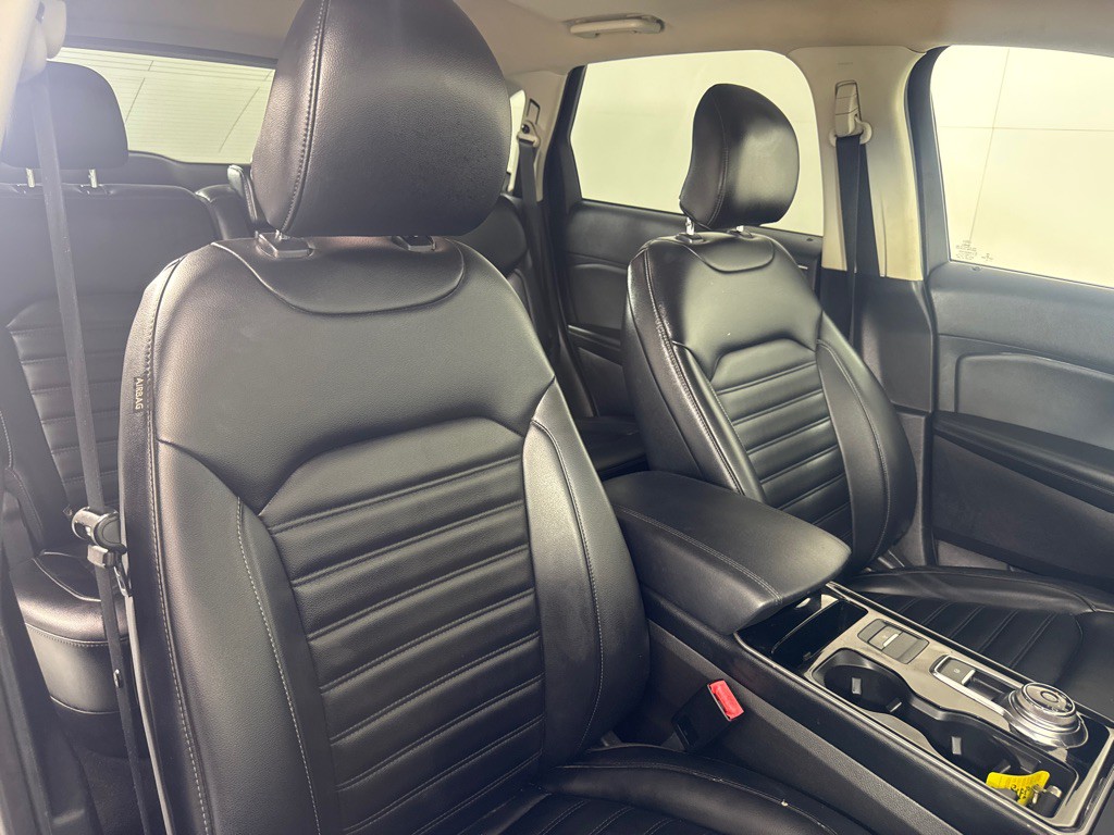 2019 Ford Edge Image 23