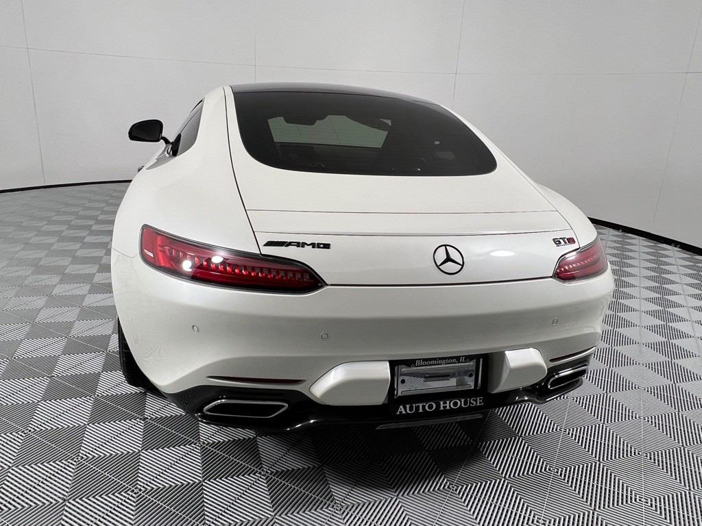 2016 Mercedes-Benz AMG GT Image 10