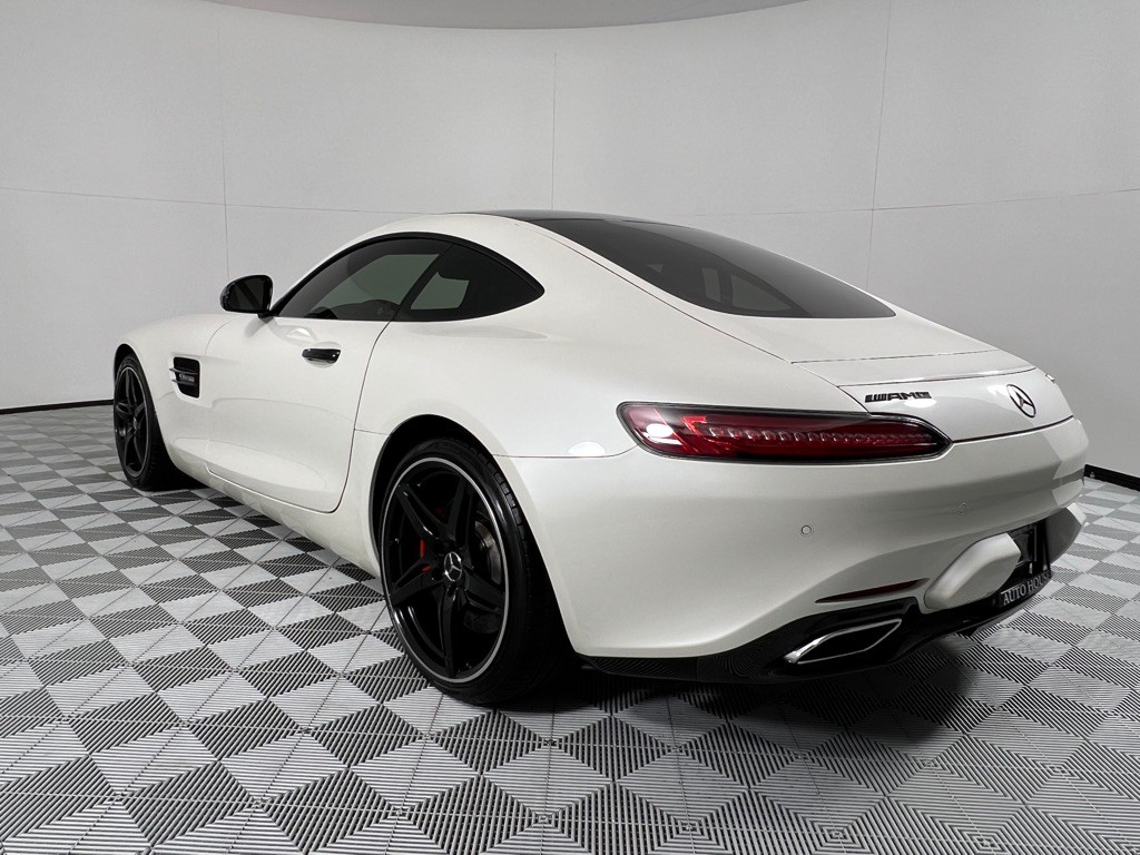 2016 Mercedes-Benz AMG GT Image 11