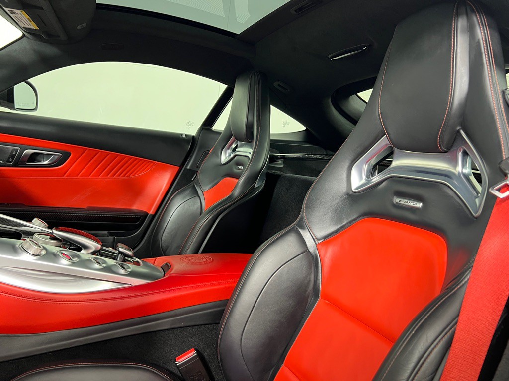 2016 Mercedes-Benz AMG GT Image 16