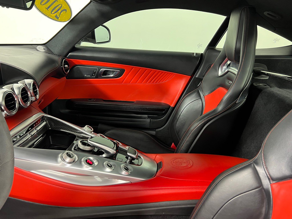 2016 Mercedes-Benz AMG GT Image 17