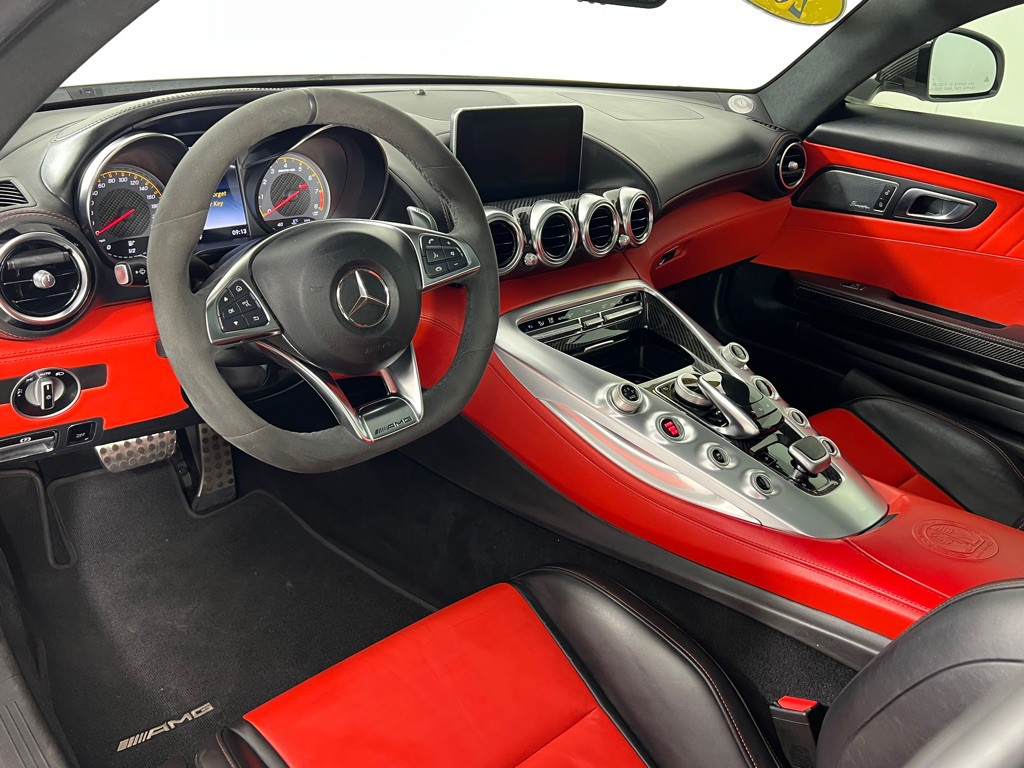 2016 Mercedes-Benz AMG GT Image 19