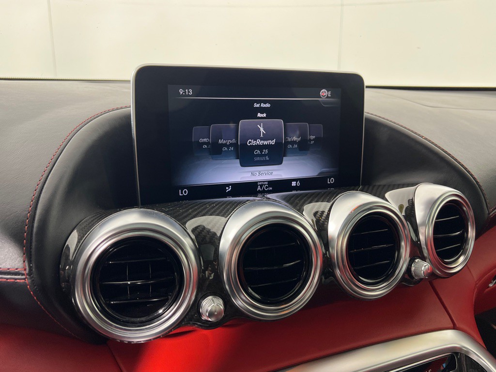 2016 Mercedes-Benz AMG GT Image 23