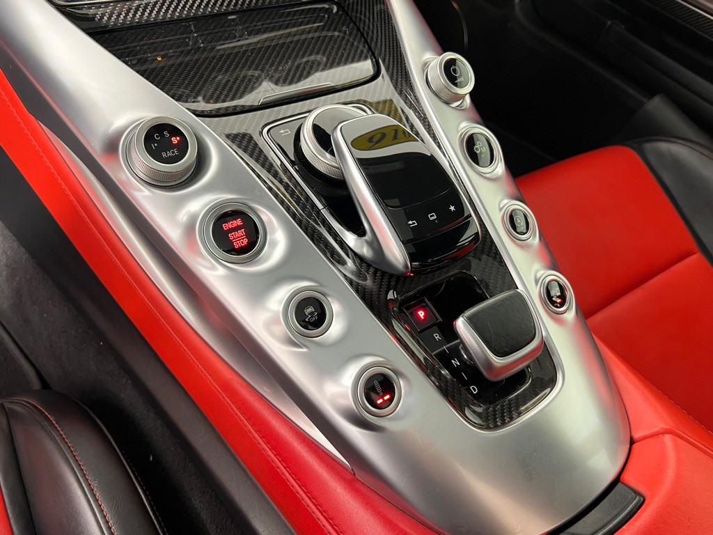 2016 Mercedes-Benz AMG GT Image 26