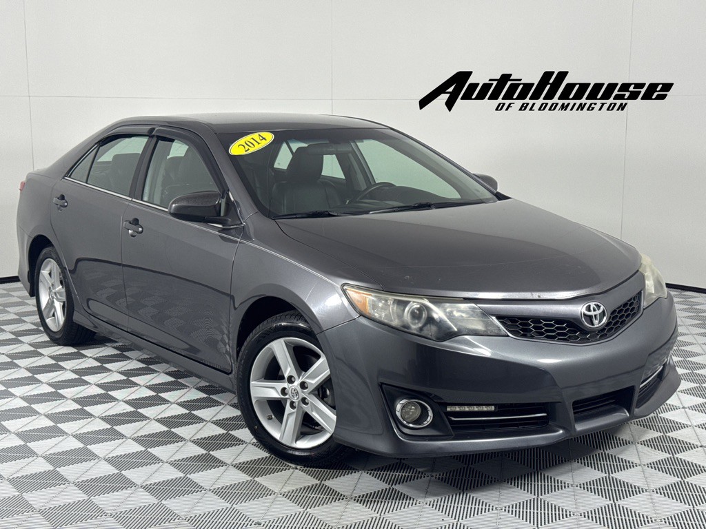 2014 Toyota Camry Image 1
