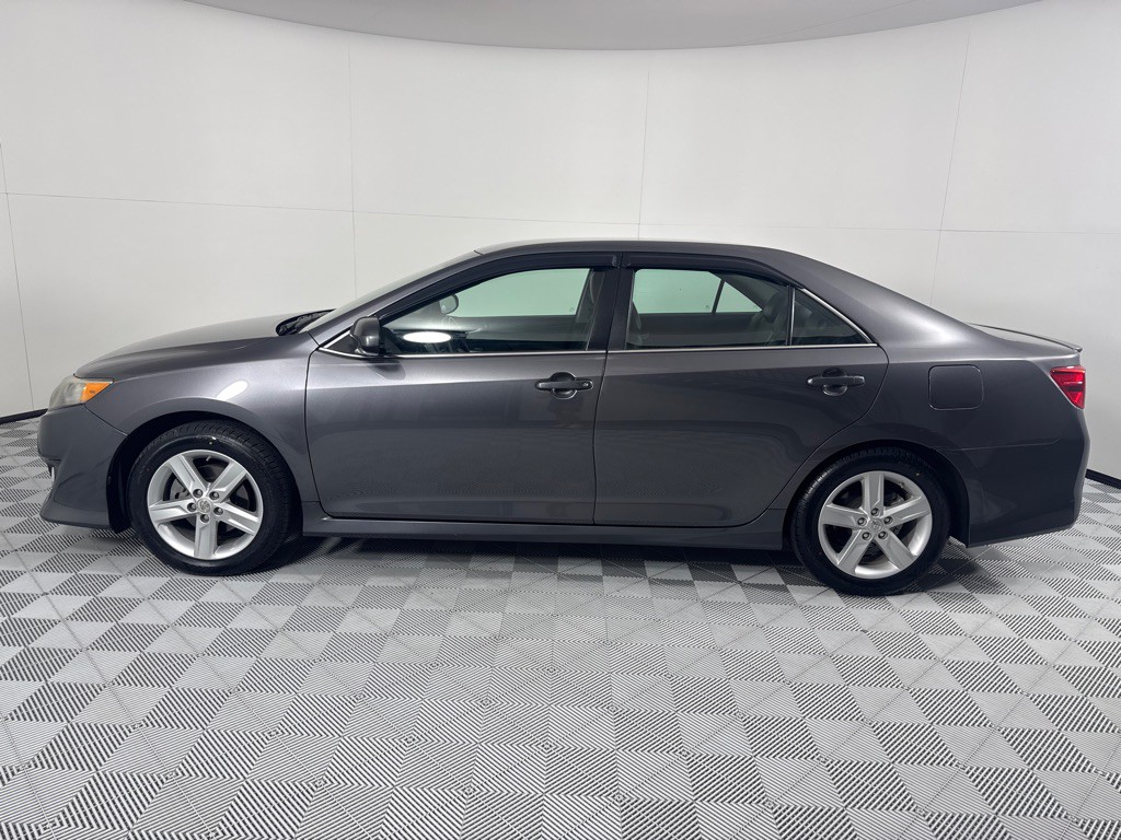 2014 Toyota Camry Image 8