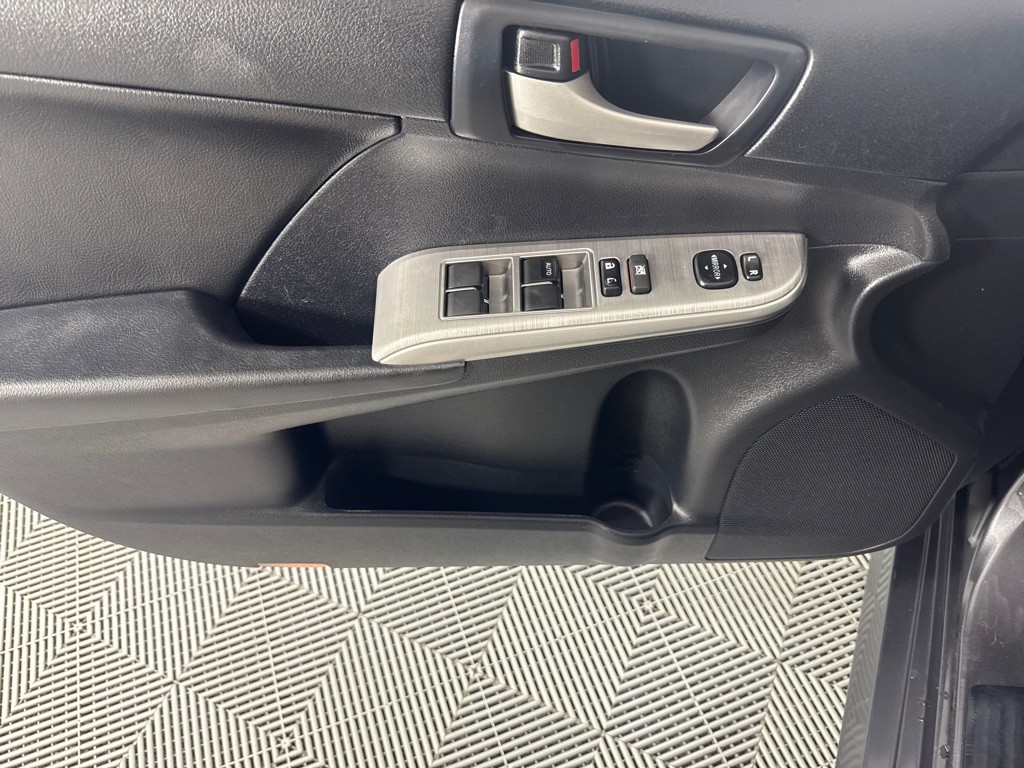 2014 Toyota Camry Image 10