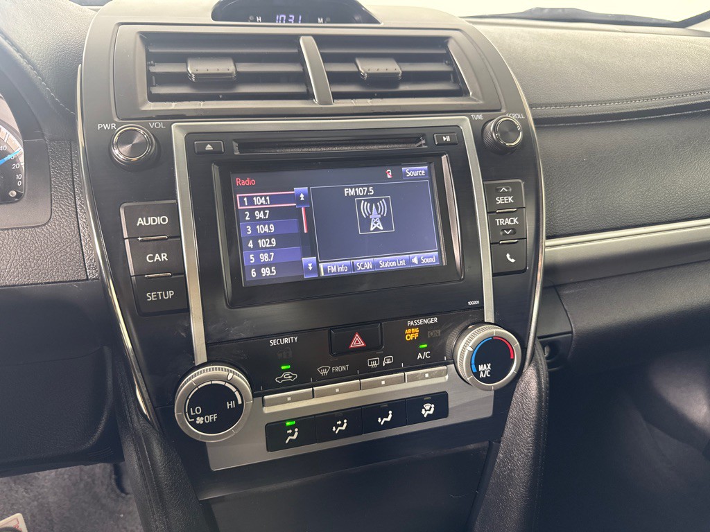 2014 Toyota Camry Image 15